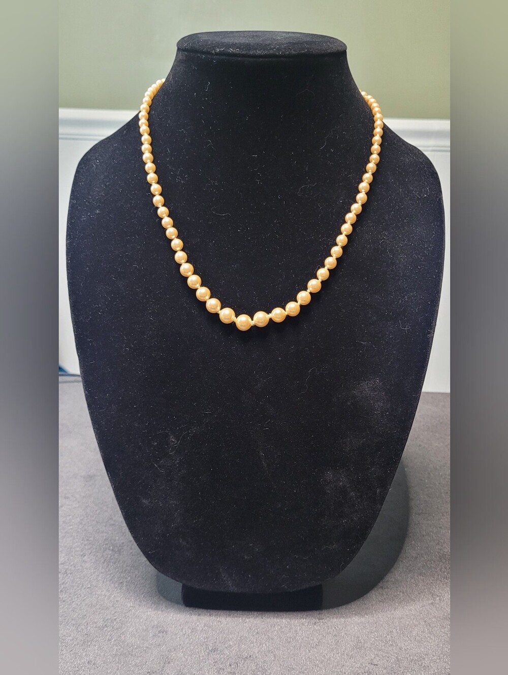 Vintage Avon Graduated Faux Pearl Necklace - Golden Champagne 20"